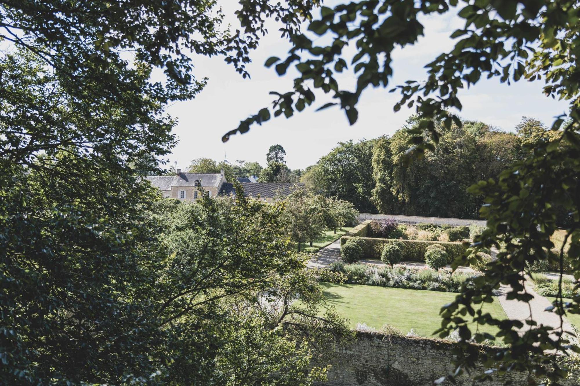 Chateau D'Audrieu Екстериор снимка